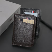 Cargar imagen en el visor de la galería, Cartera Súper Delgada y Portátil – Mini Tarjetero de Cuero PU, Suave y Ligero para Hombre, Diseño Pequeño y Compacto
