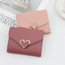 Cargar imagen en el visor de la galería, Cartera corta para mujer de estilo , con forma de corazón, triple pliegue, con múltiples ranuras para tarjetas, monedero pequeño, bolso para tarjetas y billetera para mujer.

