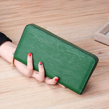 Cargar imagen en el visor de la galería, Monedero de Piel de alta calidad con gran capacidad y espacio
